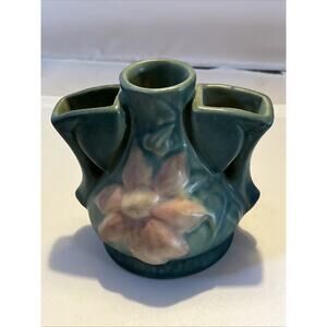 Roseville Pottery - Green Clematis Flower Frog Great Condition
